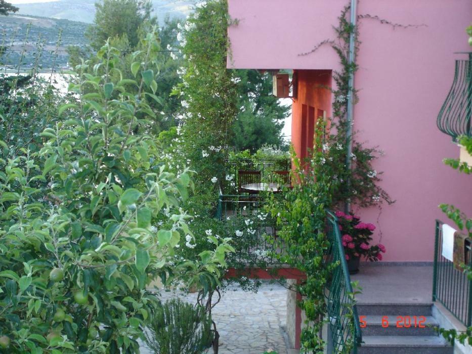 Apartmani Ante Трогір Екстер'єр фото